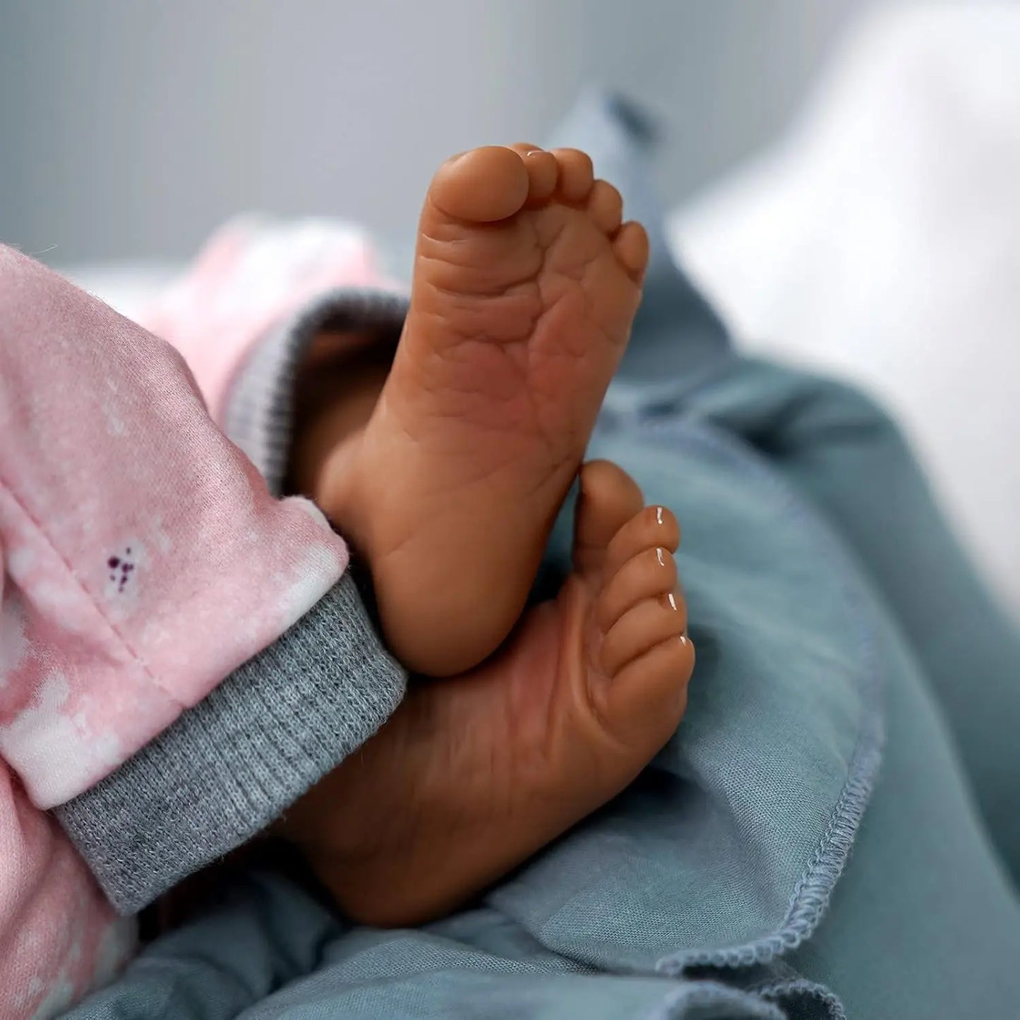 Lifelike Reborn Baby Dolls Black -17Inch Baby-Soft Body & Curls Realistic-Newborn Baby Dolls African American Real Life